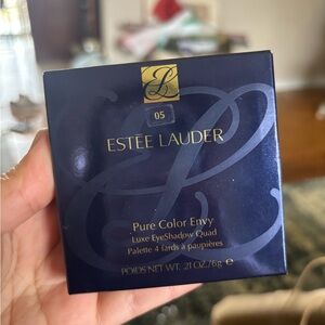 Estée Lauder eyeshadow pallet